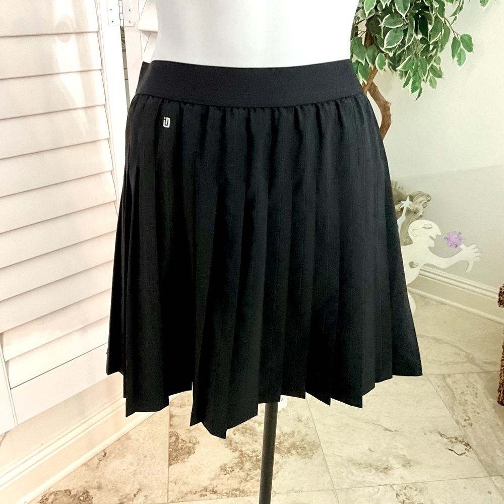 NWOT Ideology Black Pleated Skort